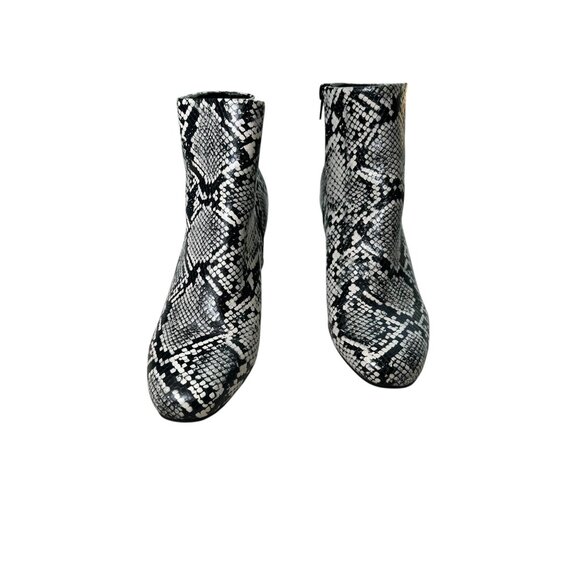 Anne Klein Ankle Booties GET IT Snakeskin Print Black White Women's Sz 8 Heel - Picture 2 of 13